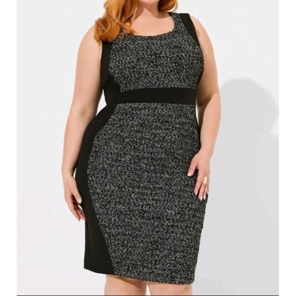 NEW Torrid At The Knee Boucle Contoured Panel Dress Size 22 Gray Black 2XL